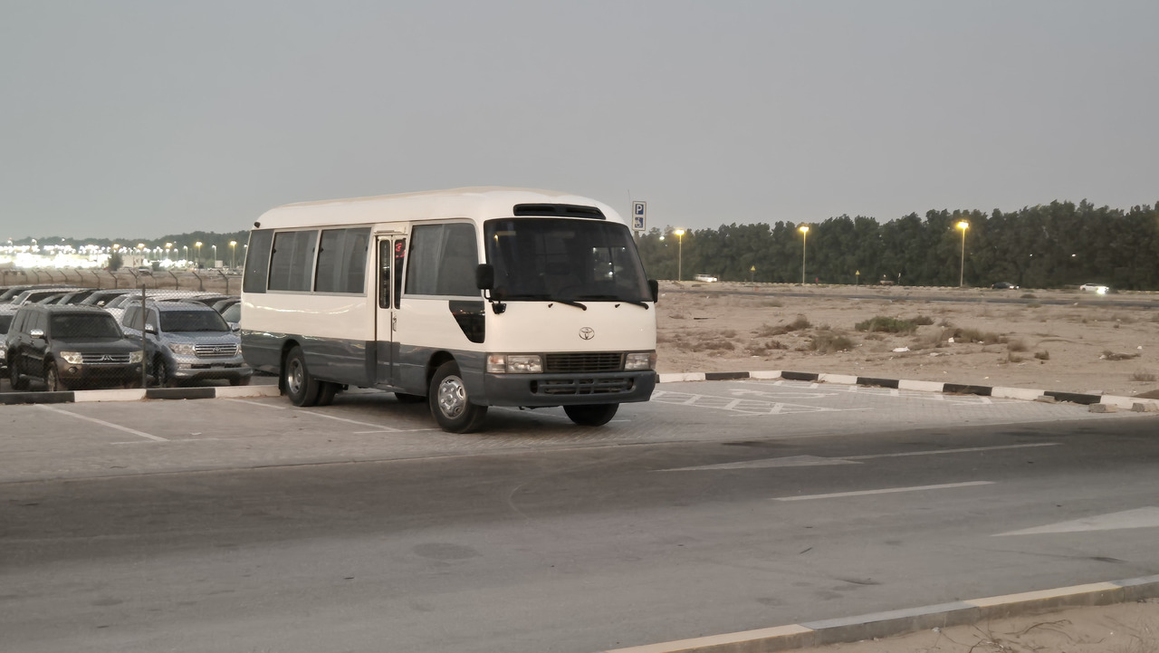 Toyota Coaster ... 30 places - climatisé - Minibus, Mikrobus: obrázek 1 Toyota Coaster ... 30 places - climatisé - Minibus, Mikrobus: obrázek 1