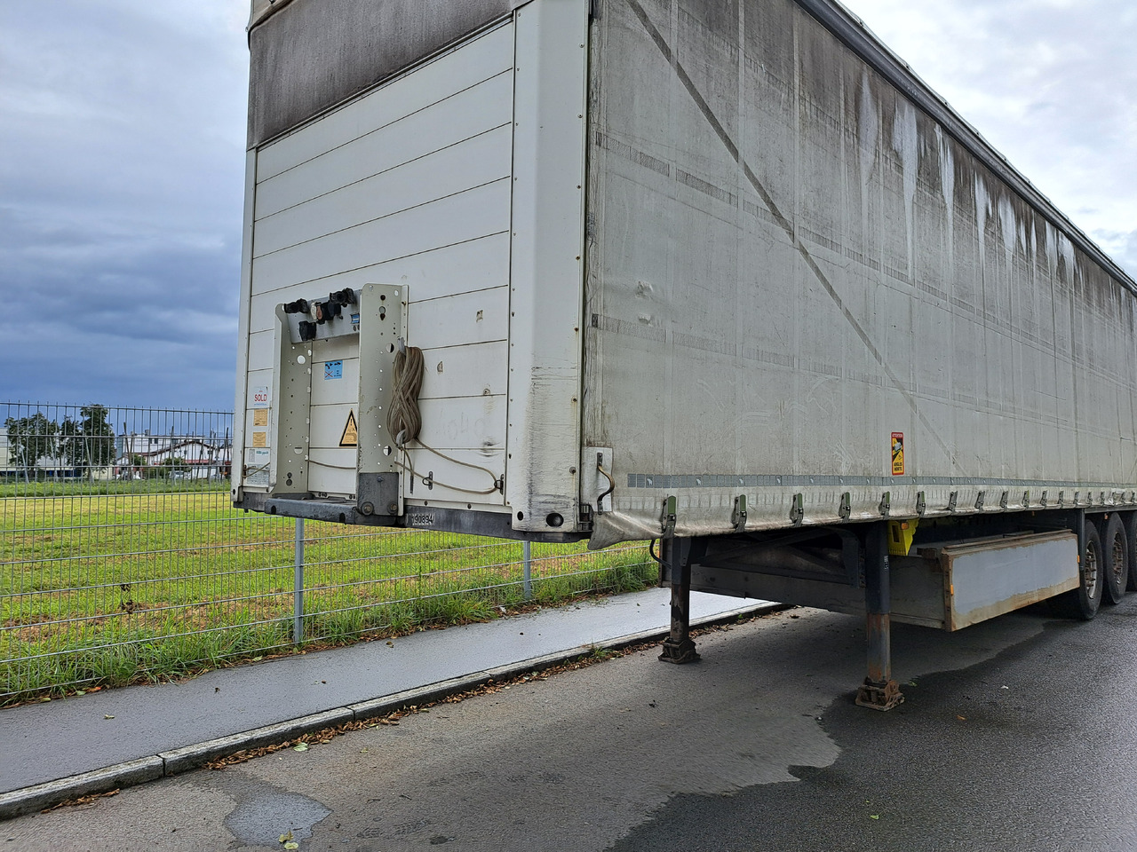 SCHMITZ SCS24 - Plachtový návěs: obrázek 1 SCHMITZ SCS24 - Plachtový návěs: obrázek 1