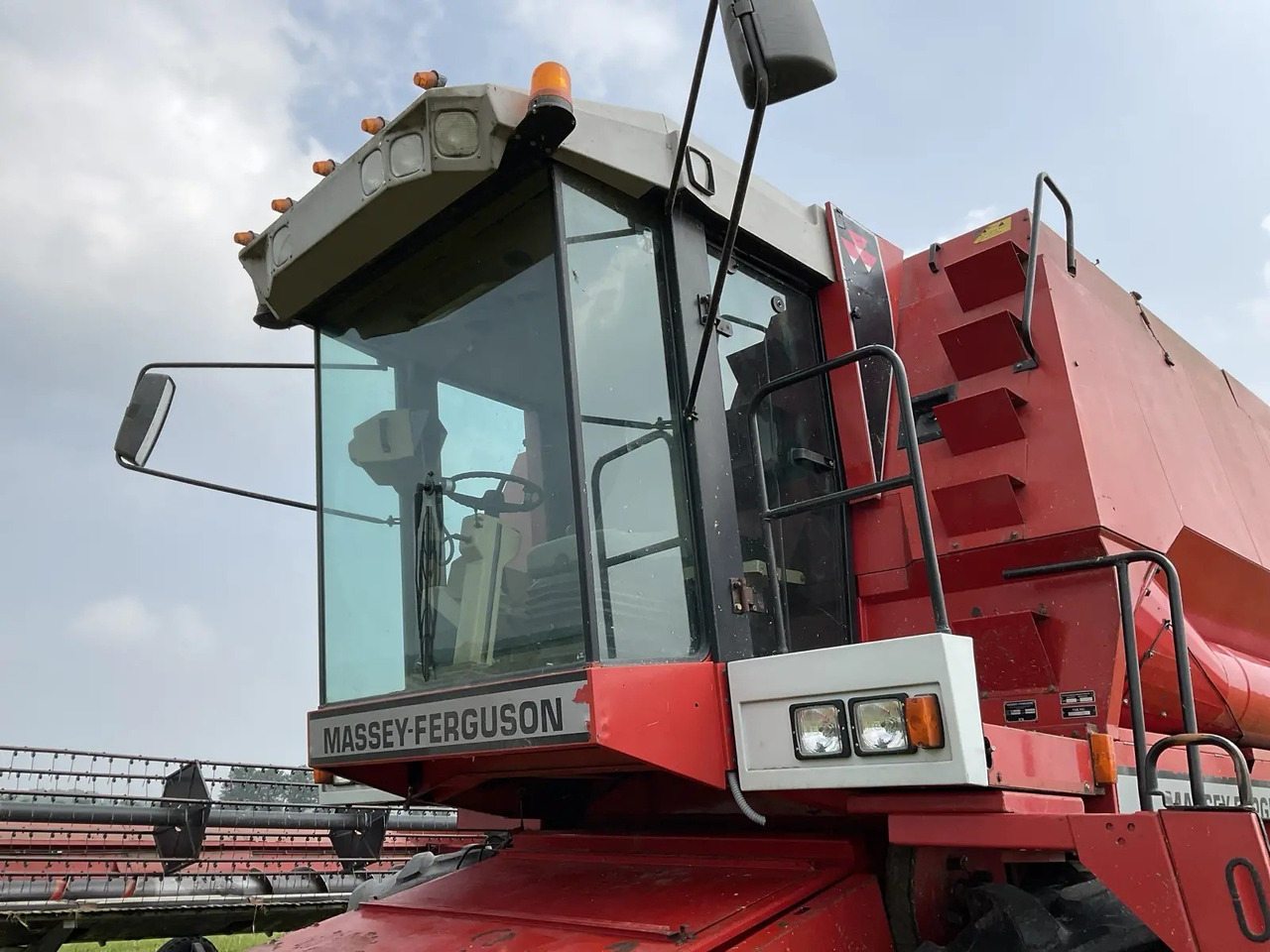 Massey Ferguson 38RS - Sklízecí mlátička: obrázek 2 Massey Ferguson 38RS - Sklízecí mlátička: obrázek 2