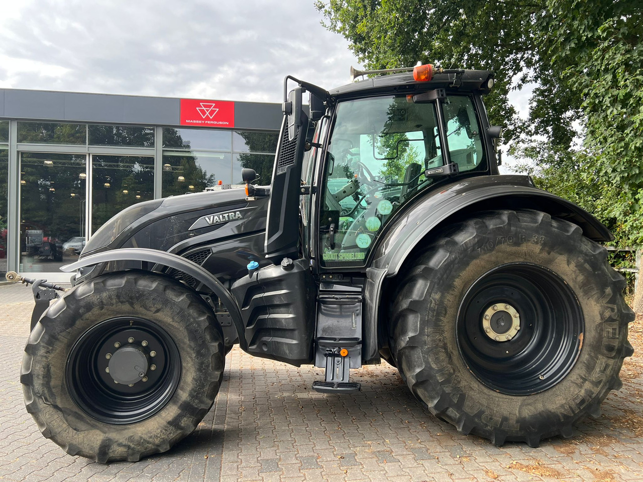 VALTRA T174 Versu - Traktor: obrázek 2 VALTRA T174 Versu - Traktor: obrázek 2