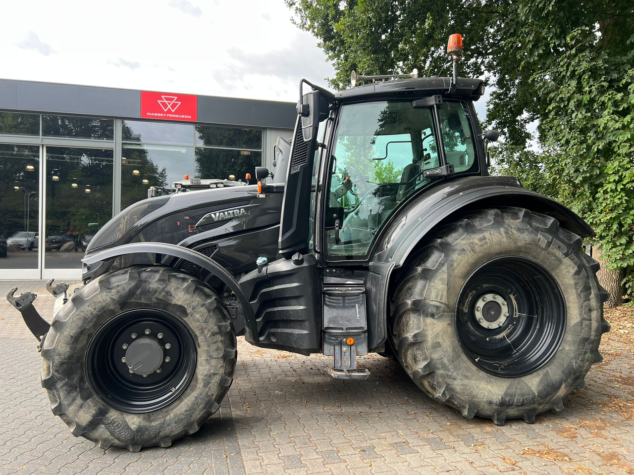 VALTRA T174 Versu - Traktor: obrázek 2 VALTRA T174 Versu - Traktor: obrázek 2
