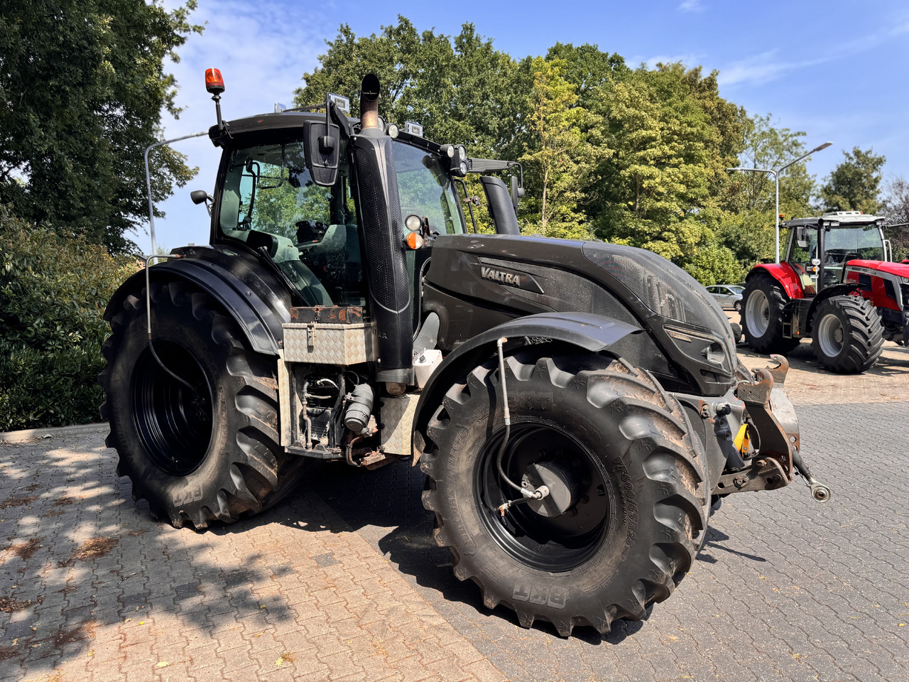 VALTRA T214 Direct - Traktor: obrázek 3 VALTRA T214 Direct - Traktor: obrázek 3