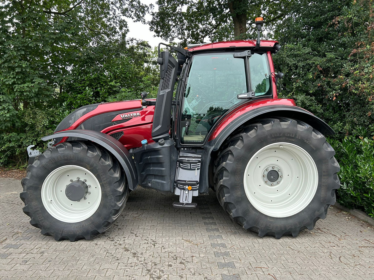 Valtra T214 Direct - Traktor: obrázek 2 Valtra T214 Direct - Traktor: obrázek 2