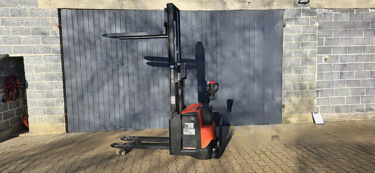 BT SWE 200 D initilal lift, wstępne podnoszenie wideł - Stohovací vozík: obrázek 5 BT SWE 200 D initilal lift, wstępne podnoszenie wideł - Stohovací vozík: obrázek 5