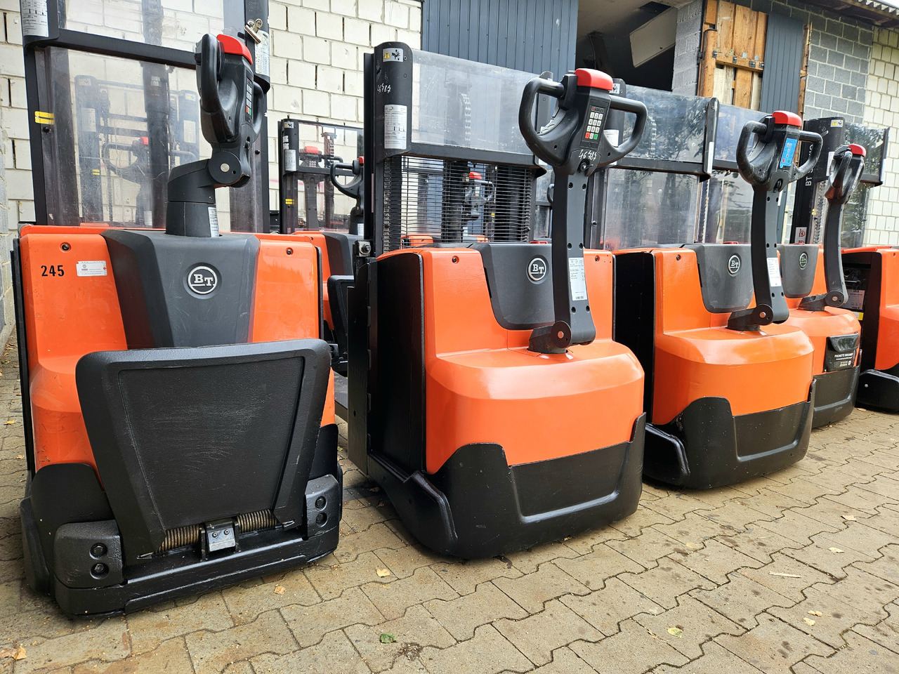 Toyota SWE 200D - Stohovací vozík: obrázek 3 Toyota SWE 200D - Stohovací vozík: obrázek 3