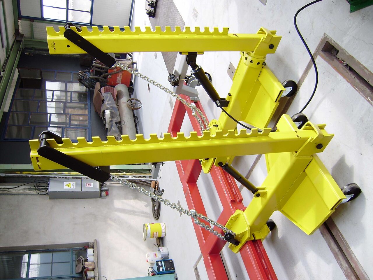 Tapka Bodywork Straightening Bench with Dozer (3000x920) / Tapka Karosserie Richtbank mit Dozer (3000x920) / Tapka Karosářská Rovnáci Lavička s Dozerem (3000x920) / Tapka Banc de Dreptare Caroserie cu - Tahač: obrázek 2 Tapka Bodywork Straightening Bench with Dozer (3000x920) / Tapka Karosserie Richtbank mit Dozer (3000x920) / Tapka Karosářská Rovnáci Lavička s Dozerem (3000x920) / Tapka Banc de Dreptare Caroserie cu - Tahač: obrázek 2