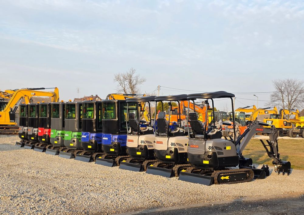 Kubota Minikoparka AUGER HT 18, SILNIK KUBOTA, 3 ŁYŻKI - Mini rýpadlo: obrázek 4 Kubota Minikoparka AUGER HT 18, SILNIK KUBOTA, 3 ŁYŻKI - Mini rýpadlo: obrázek 4