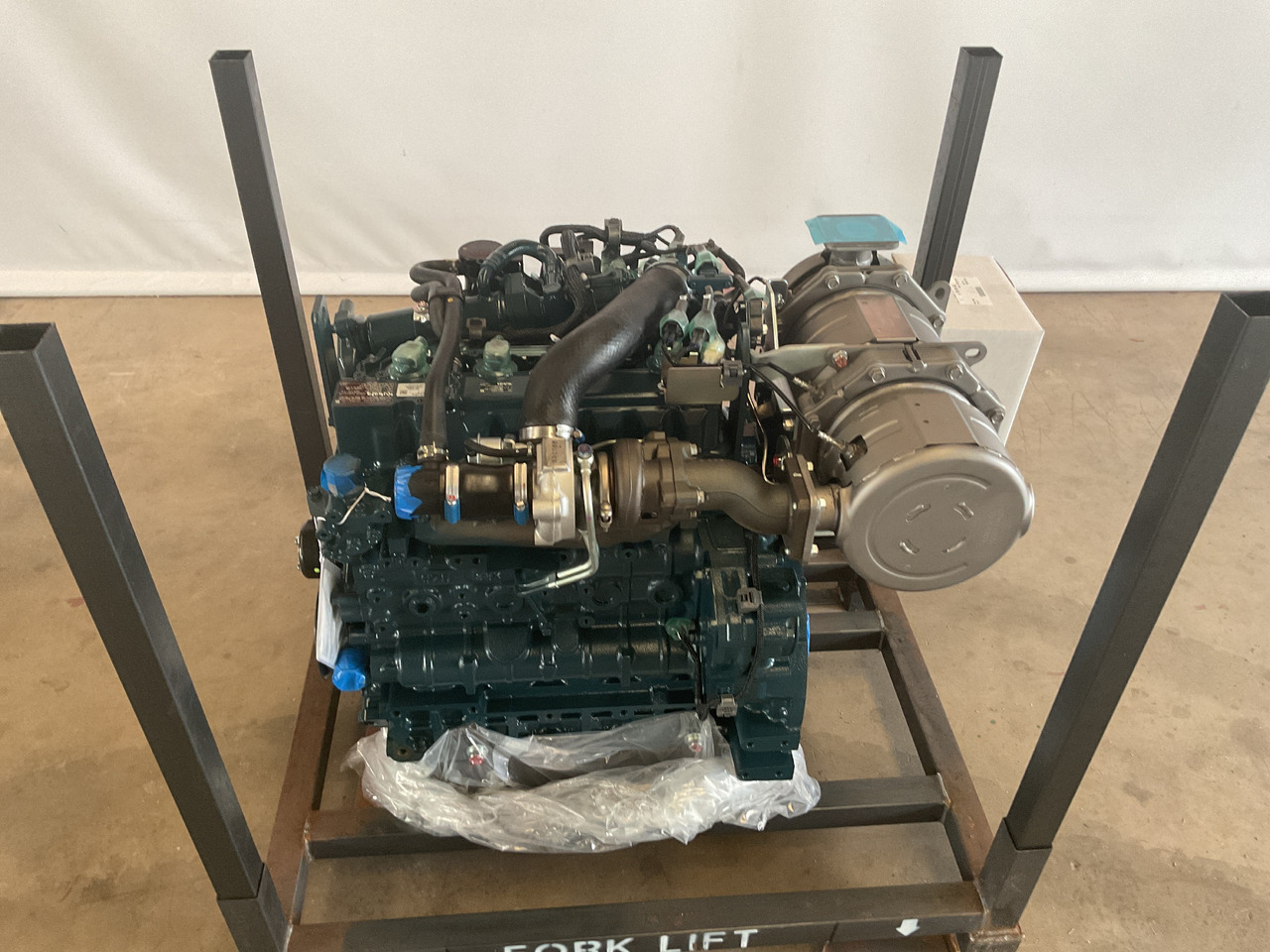 Kubota V3307 CR-T - Motor: obrázek 2 Kubota V3307 CR-T - Motor: obrázek 2