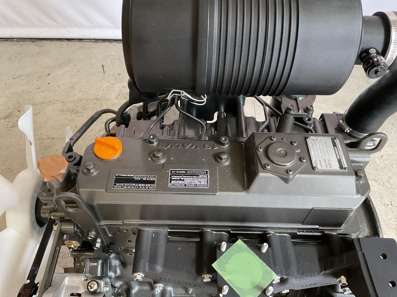 Yanmar 4TNV98 - Motor: obrázek 3 Yanmar 4TNV98 - Motor: obrázek 3