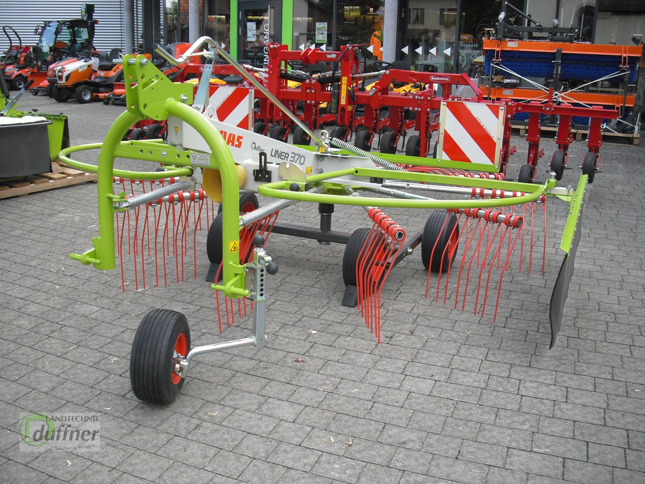 CLAAS Liner 370 - Obraceč/ Shrnovač: obrázek 3 CLAAS Liner 370 - Obraceč/ Shrnovač: obrázek 3