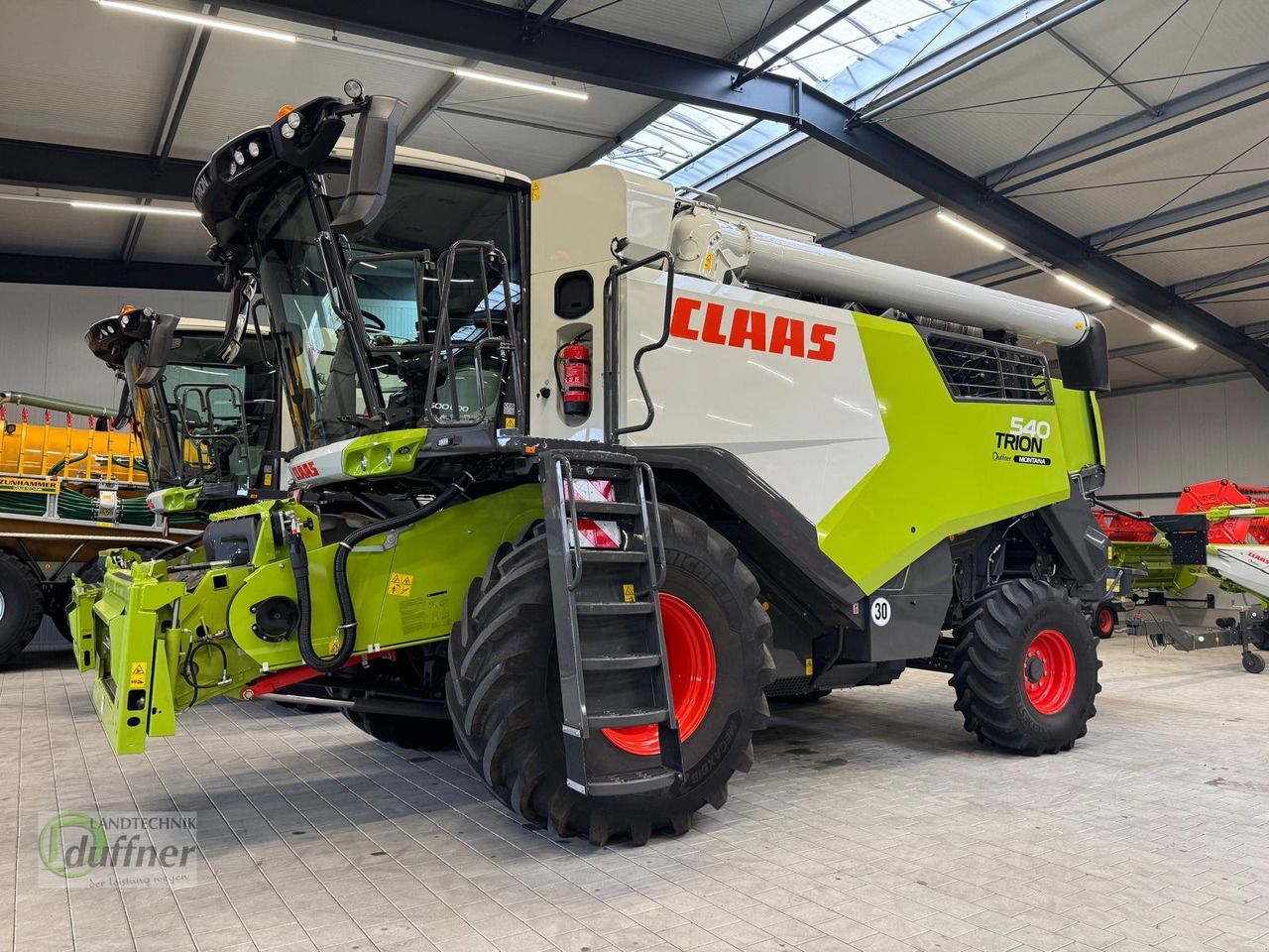 CLAAS Trion 540 Montana - Sklízecí mlátička: obrázek 1 CLAAS Trion 540 Montana - Sklízecí mlátička: obrázek 1