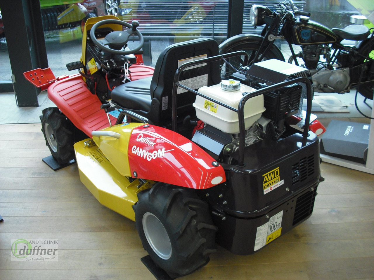 Canycom CMX 1402 - Sekačka na trávu: obrázek 2 Canycom CMX 1402 - Sekačka na trávu: obrázek 2