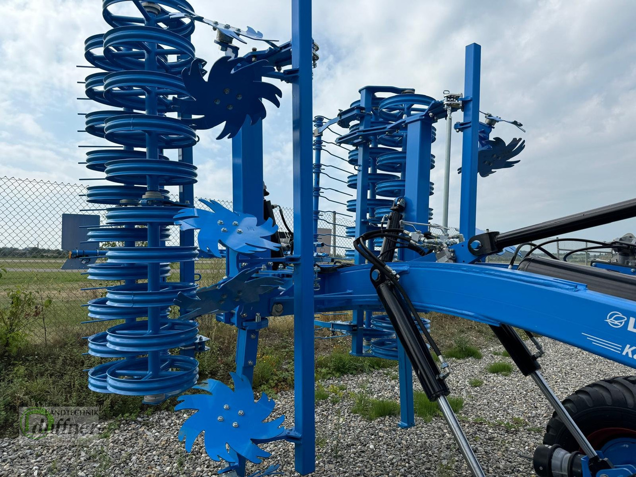 Lemken Karat 10/500 KUA - Kultivátor: obrázek 5 Lemken Karat 10/500 KUA - Kultivátor: obrázek 5