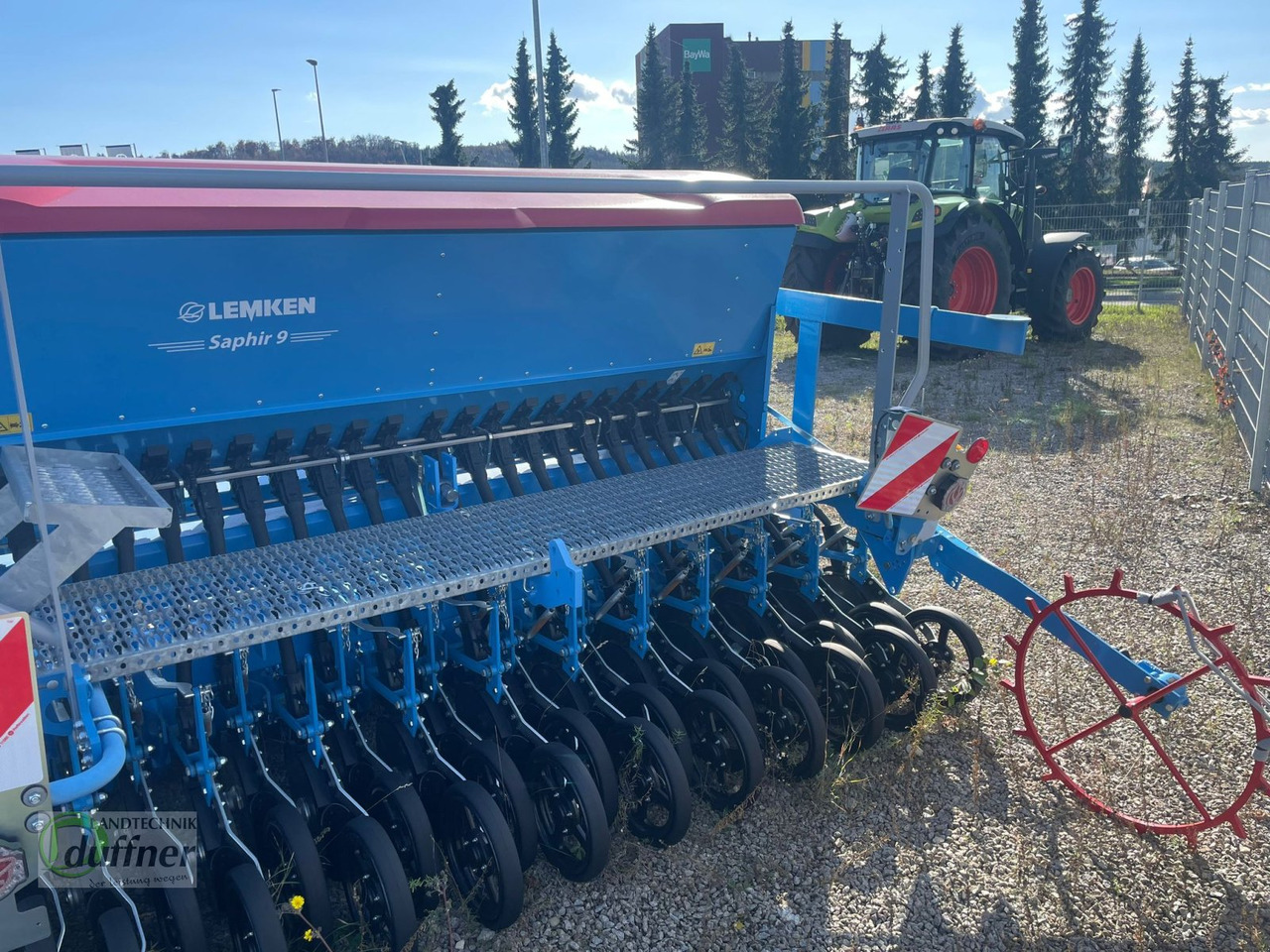 Lemken Zirkon 12/300 mit Saphir 9/300-125 - Secí stroj: obrázek 4 Lemken Zirkon 12/300 mit Saphir 9/300-125 - Secí stroj: obrázek 4