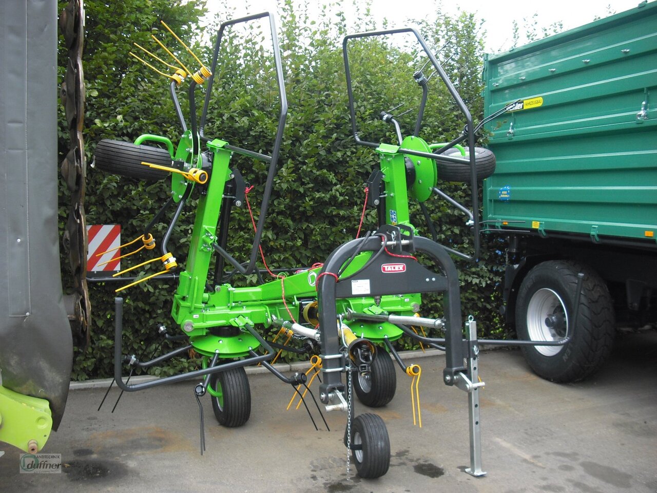 Talex Tornado 550 - Obraceč/ Shrnovač: obrázek 1 Talex Tornado 550 - Obraceč/ Shrnovač: obrázek 1