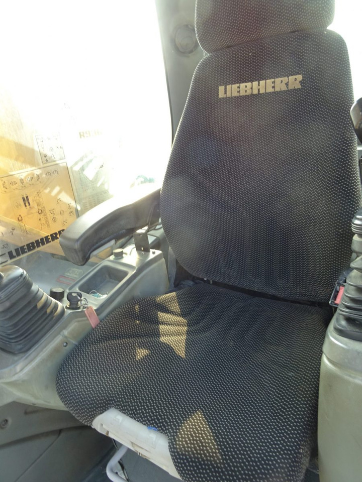 Pásové rýpadlo LIEBHERR R936 NLC: obrázek 14
