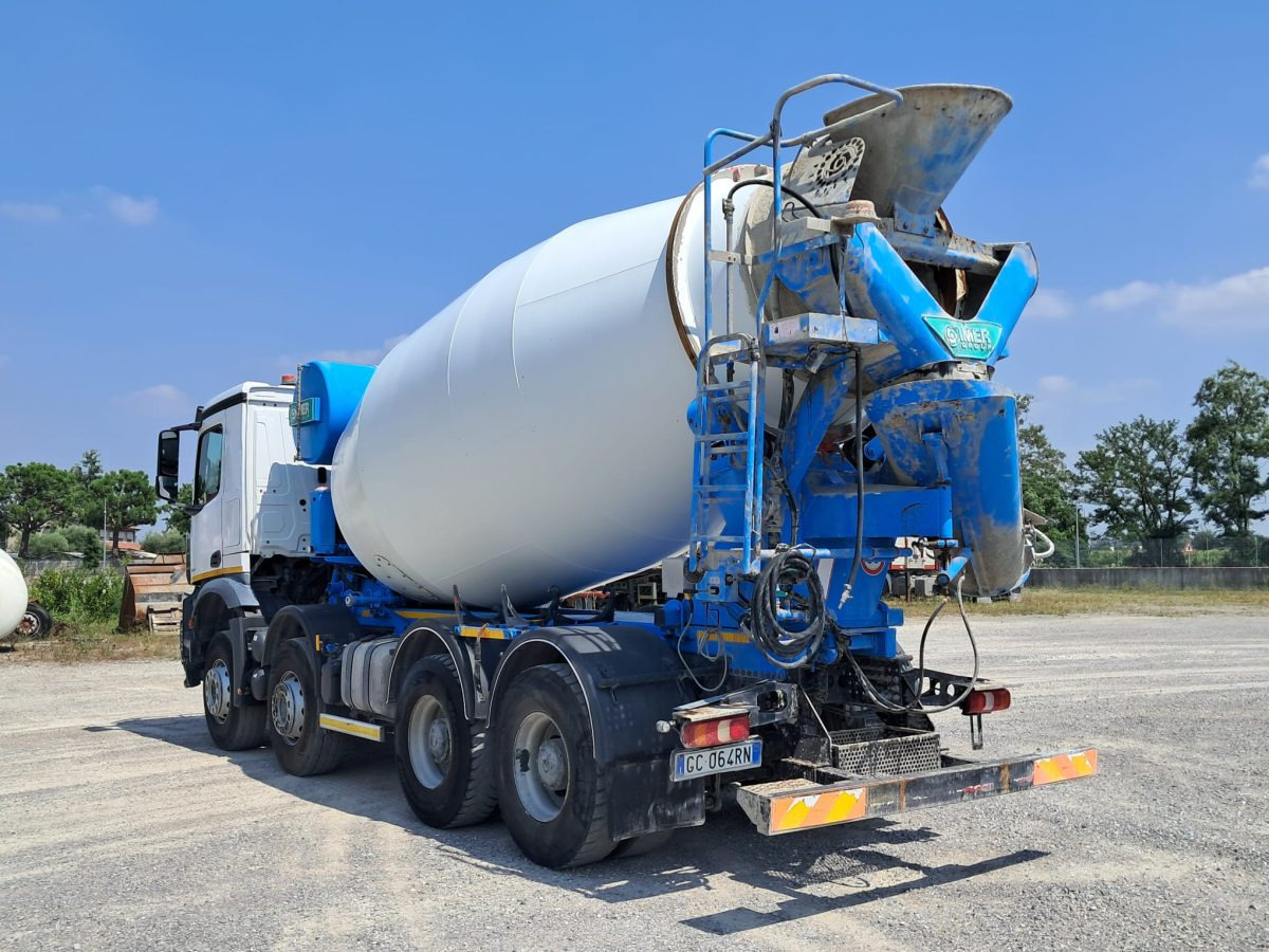 Autodomíchávač MERCEDES AROCS 4142: obrázek 8