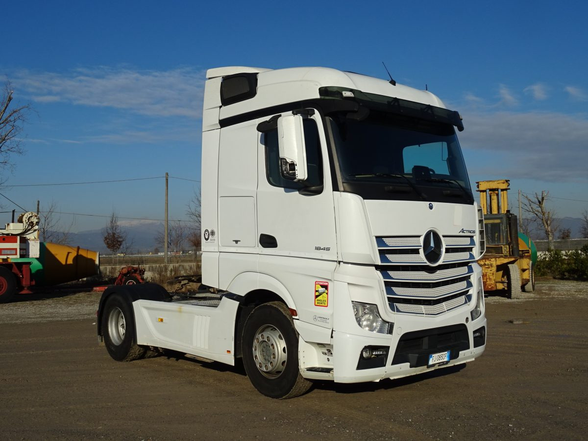 MERCEDES ACTROS 1845 - Tahač: obrázek 3 MERCEDES ACTROS 1845 - Tahač: obrázek 3