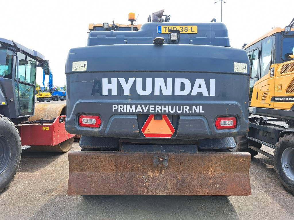 Kolesové rýpadlo Hyundai HW140: obrázek 8