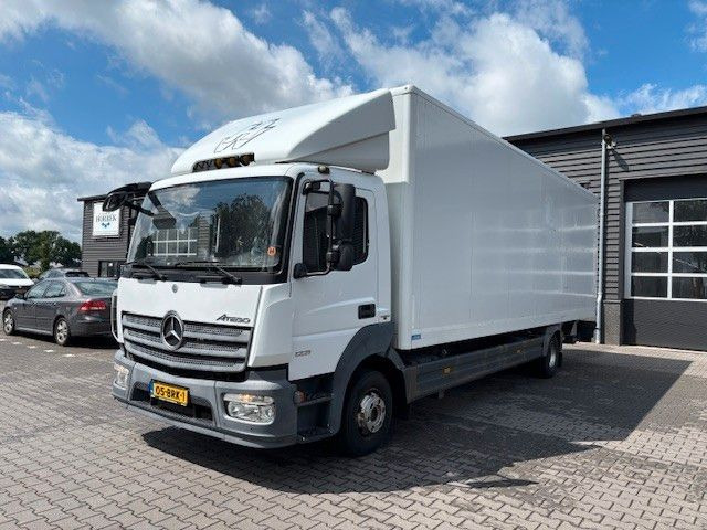 Skříňový nákladní auto Mercedes-Benz Atego 1221: obrázek 1