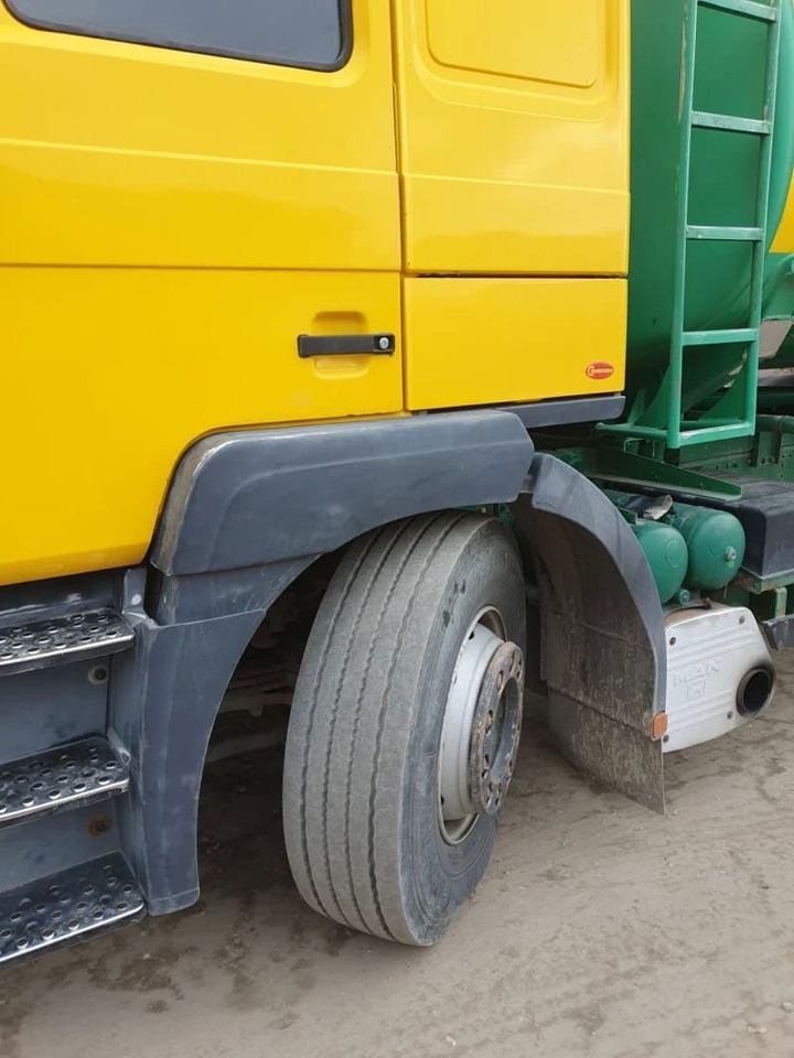 MAN 19.403 Tanker - Cisternové vozidlo: obrázek 3 MAN 19.403 Tanker - Cisternové vozidlo: obrázek 3