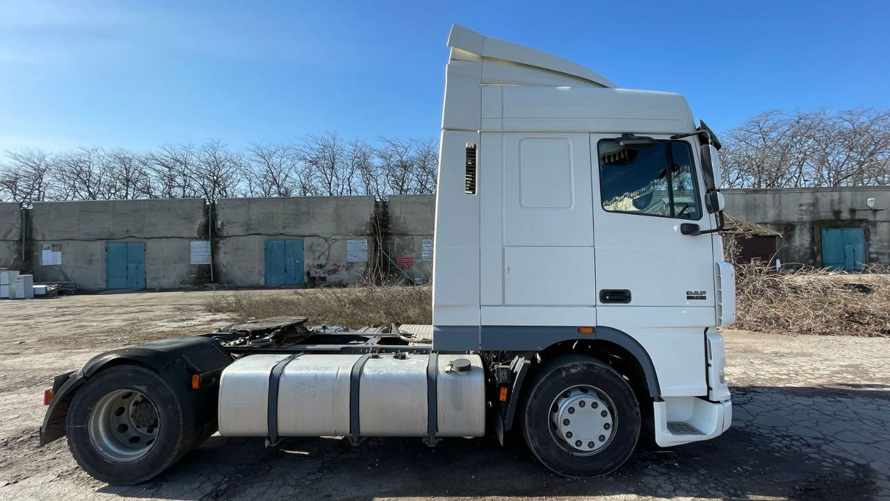 DAF XF 95.430 Tractor head 4x2 - Tahač: obrázek 4 DAF XF 95.430 Tractor head 4x2 - Tahač: obrázek 4