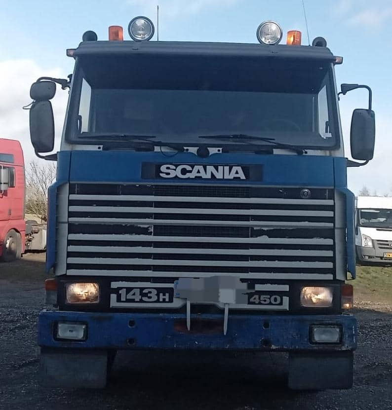 Scania R143-450 V8 Tractor unit with crane - Tahač: obrázek 1 Scania R143-450 V8 Tractor unit with crane - Tahač: obrázek 1