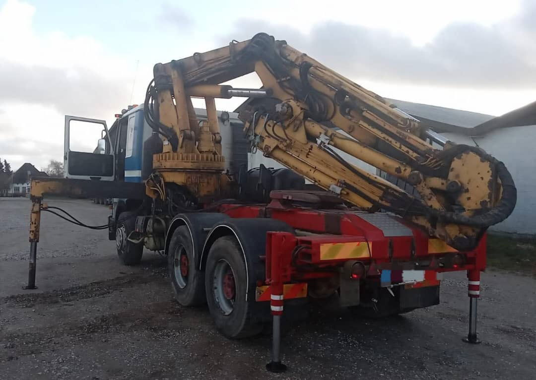 Scania R143-450 V8 Tractor unit with crane - Tahač: obrázek 4 Scania R143-450 V8 Tractor unit with crane - Tahač: obrázek 4