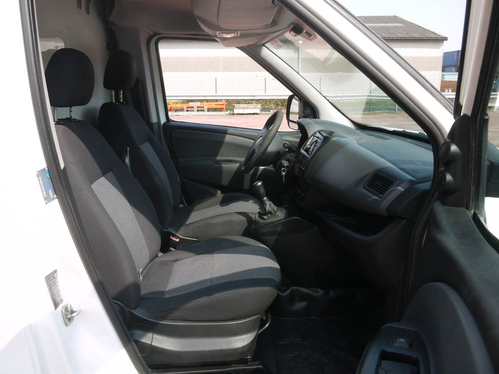 Fiat DOBLO 1.3 KUHLKOFFER RELEC FROD TR22 -20C - Chladící dodávka: obrázek 4 Fiat DOBLO 1.3 KUHLKOFFER RELEC FROD TR22 -20C - Chladící dodávka: obrázek 4