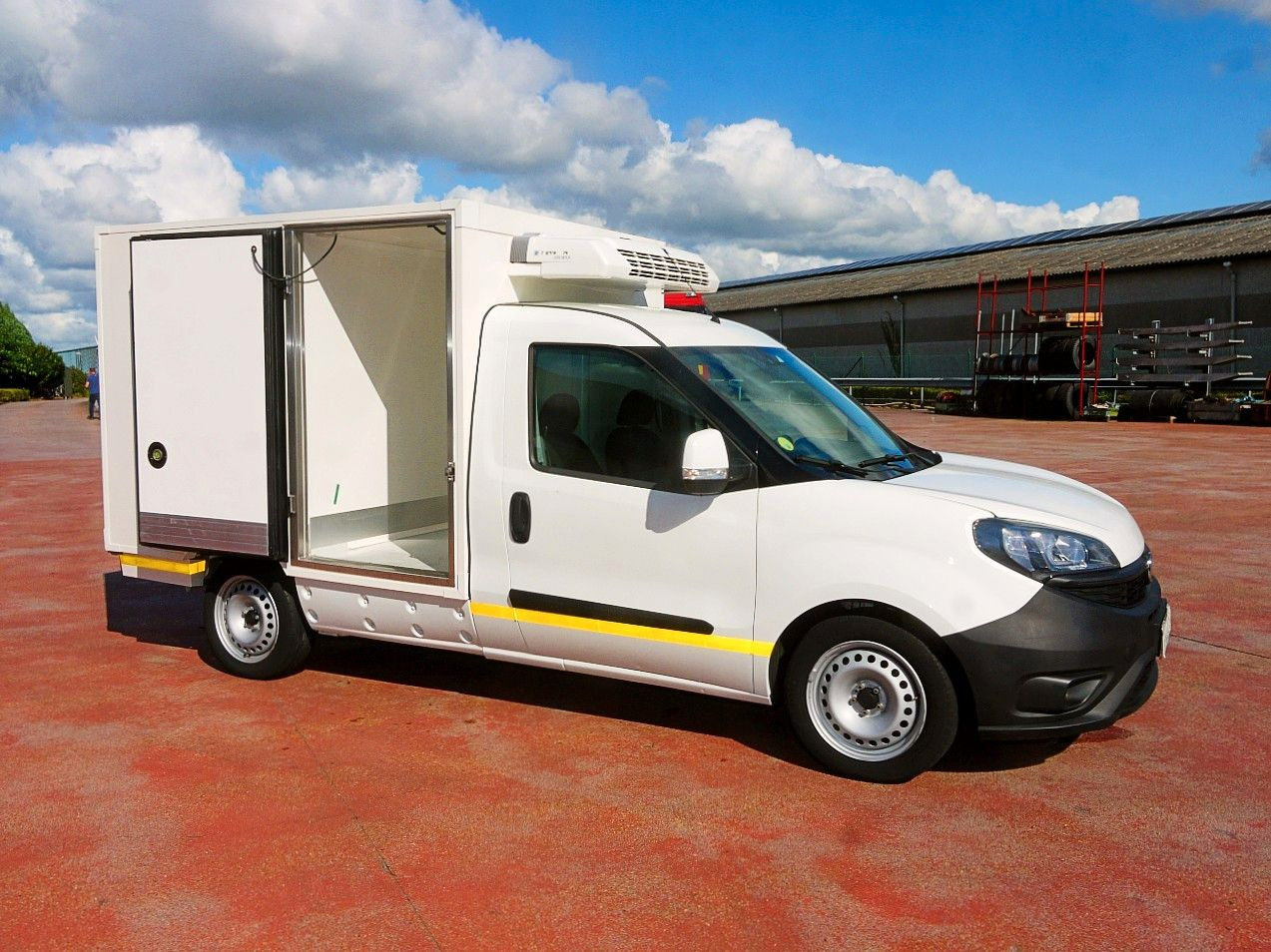 Fiat DOBLO 1.6 KUHLKOFFER THERMOKING MT A/C - Chladící dodávka: obrázek 3 Fiat DOBLO 1.6 KUHLKOFFER THERMOKING MT A/C - Chladící dodávka: obrázek 3