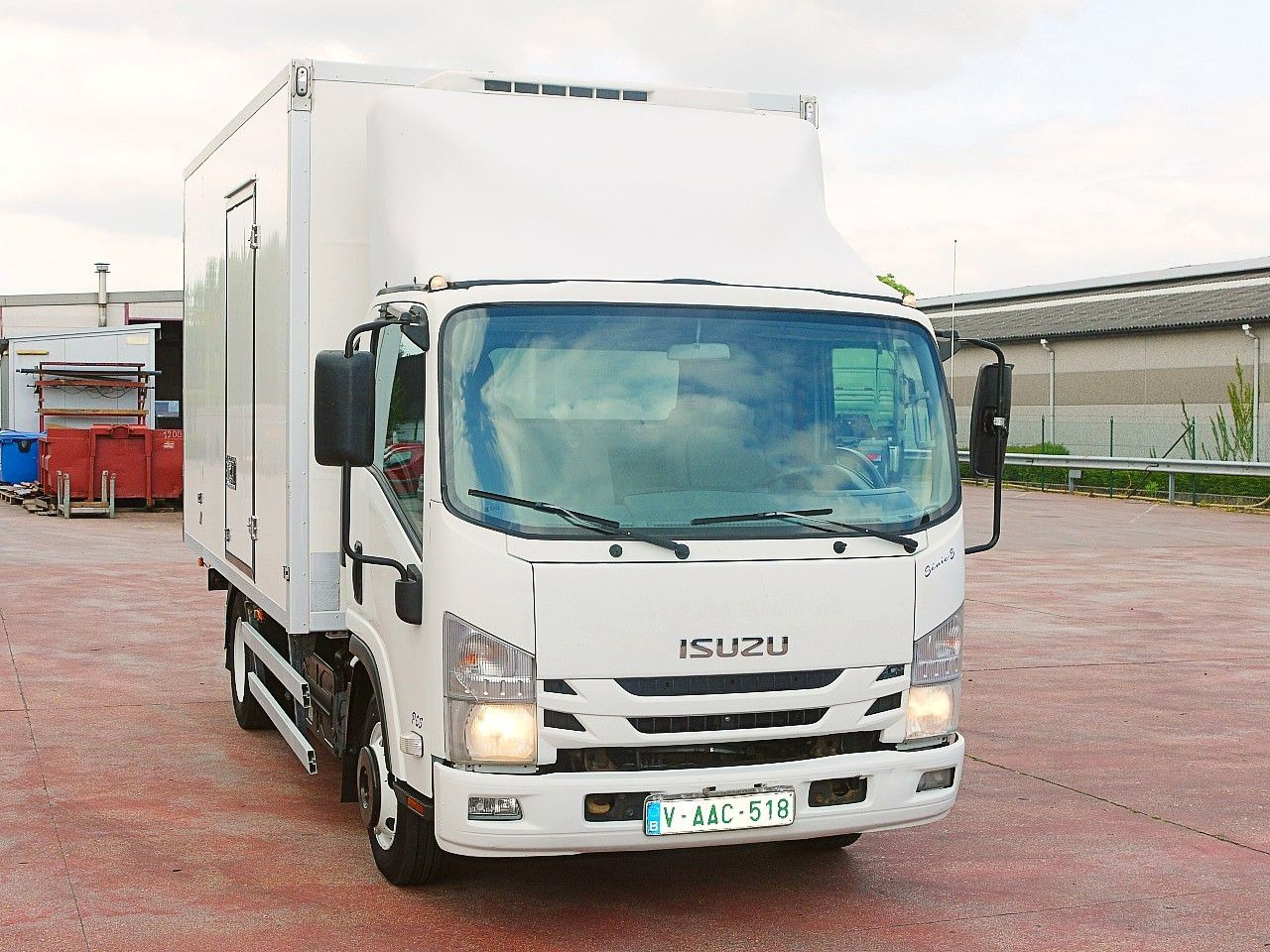 Isuzu N2R 75 KUHLKOFFER THERMOKING V500 MAX €6 - Chladící dodávka: obrázek 1 Isuzu N2R 75 KUHLKOFFER THERMOKING V500 MAX €6 - Chladící dodávka: obrázek 1
