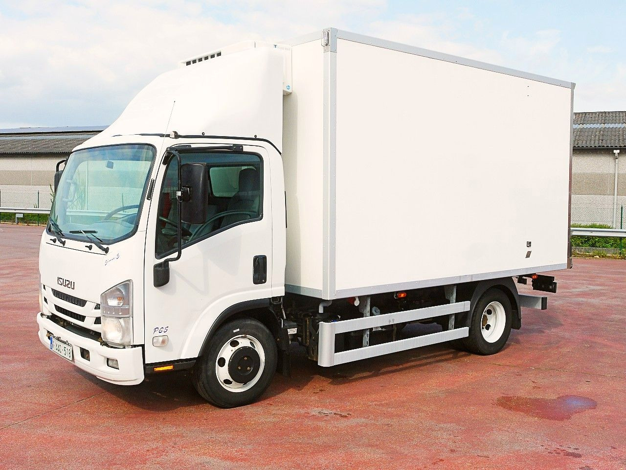 Isuzu N2R 75 KUHLKOFFER THERMOKING V500 MAX €6 - Chladící dodávka: obrázek 4 Isuzu N2R 75 KUHLKOFFER THERMOKING V500 MAX €6 - Chladící dodávka: obrázek 4