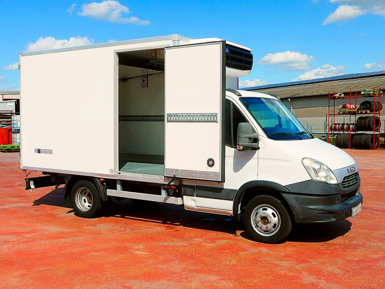 Iveco 35C13 DAILY KUHLKOFFER CARRIER XARIOS 600 MULTI - Chladící dodávka: obrázek 3 Iveco 35C13 DAILY KUHLKOFFER CARRIER XARIOS 600 MULTI - Chladící dodávka: obrázek 3