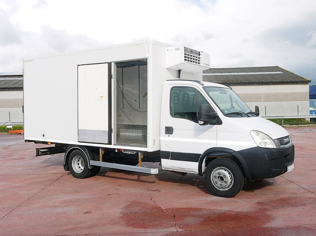 Iveco 60C15 65 70 DAILY KUHLKOFFER THERMOKING V500 A/C - Chladící dodávka: obrázek 3 Iveco 60C15 65 70 DAILY KUHLKOFFER THERMOKING V500 A/C - Chladící dodávka: obrázek 3