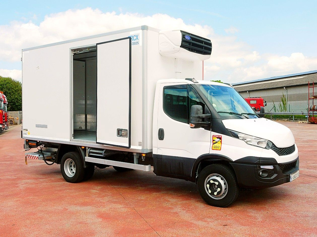 Iveco 70C17 KUHLKOFFER CARRIER XARIOS 500 A/C LUFT LBW - Chladící dodávka: obrázek 3 Iveco 70C17 KUHLKOFFER CARRIER XARIOS 500 A/C LUFT LBW - Chladící dodávka: obrázek 3