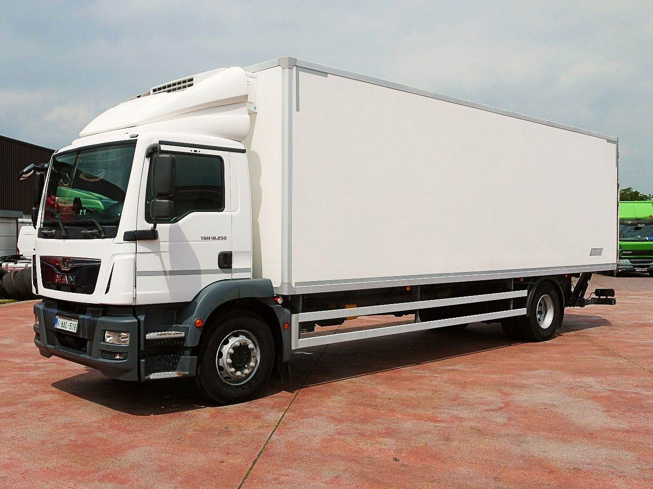 MAN TGM 18.250 KUHLKOFFER THERMOKING V800 MT A/C - Chladírenský nákladní automobil: obrázek 4 MAN TGM 18.250 KUHLKOFFER THERMOKING V800 MT A/C - Chladírenský nákladní automobil: obrázek 4