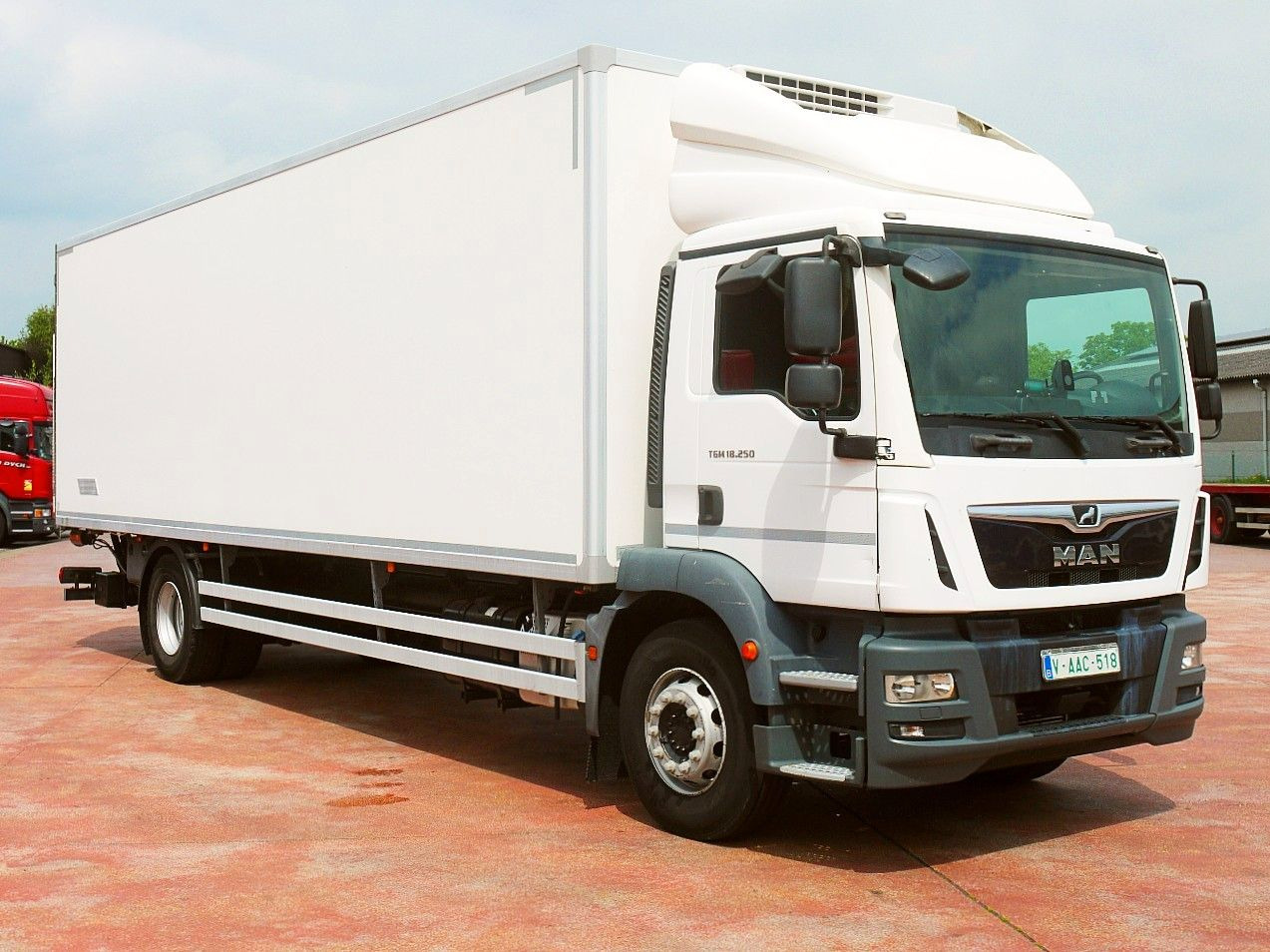 MAN TGM 18.250 KUHLKOFFER THERMOKING V800 MT A/C - Chladírenský nákladní automobil: obrázek 2 MAN TGM 18.250 KUHLKOFFER THERMOKING V800 MT A/C - Chladírenský nákladní automobil: obrázek 2