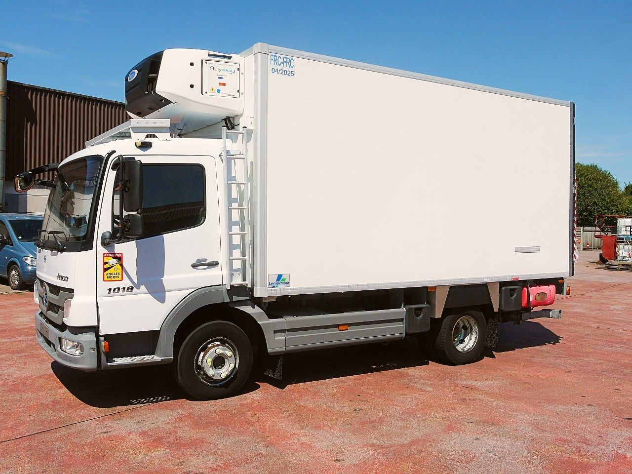 Mercedes-Benz 1018 ATEGO KUHLKOFFER CARRIER SUPRA 850 MT - Chladírenský nákladní automobil: obrázek 4 Mercedes-Benz 1018 ATEGO KUHLKOFFER CARRIER SUPRA 850 MT - Chladírenský nákladní automobil: obrázek 4