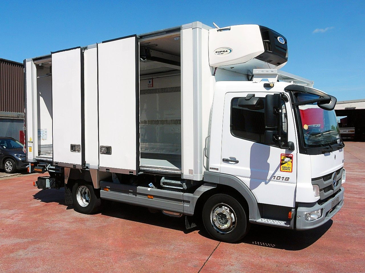 Mercedes-Benz 1018 ATEGO KUHLKOFFER CARRIER SUPRA 850 MT - Chladírenský nákladní automobil: obrázek 3 Mercedes-Benz 1018 ATEGO KUHLKOFFER CARRIER SUPRA 850 MT - Chladírenský nákladní automobil: obrázek 3
