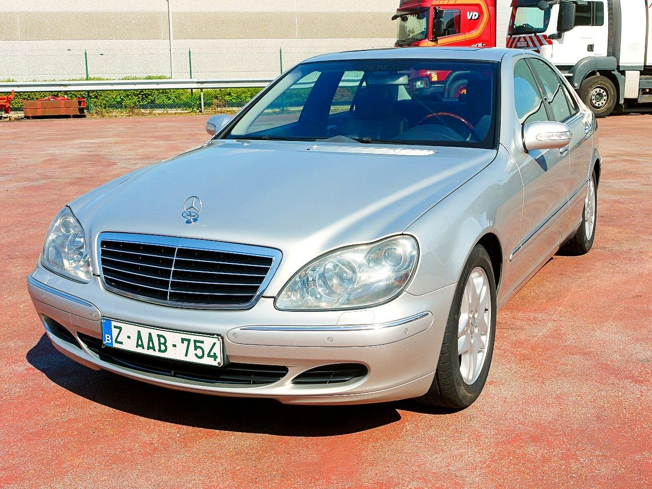 Mercedes-Benz COMAND Bi-XENON SCHIEBEDACH SOFTCLOSE ... - Sedan: obrázek 5 Mercedes-Benz COMAND Bi-XENON SCHIEBEDACH SOFTCLOSE ... - Sedan: obrázek 5