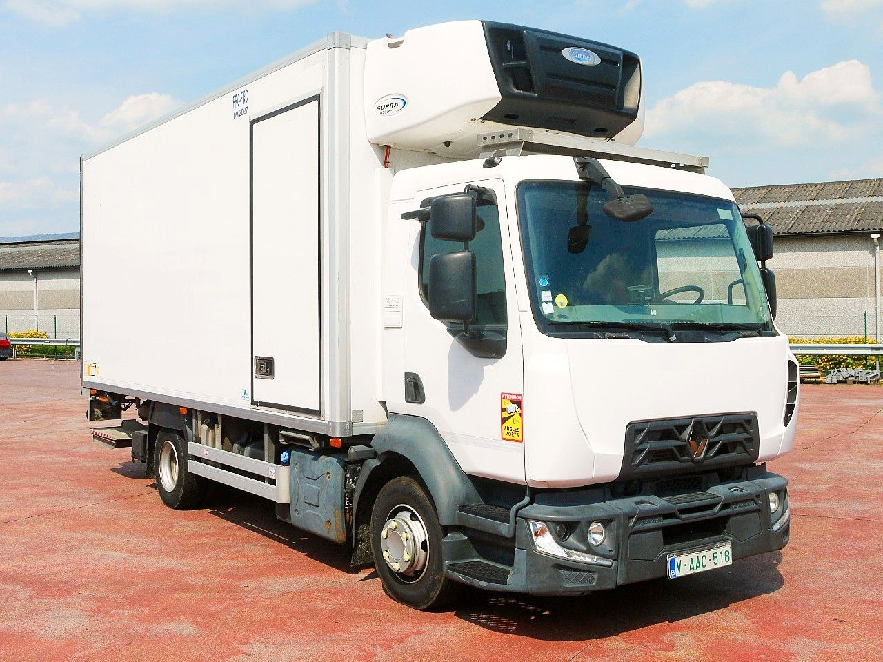 Renault D 10.210 KUHLKOFFER CARRIER SUPRA 1150 MT - Chladírenský nákladní automobil: obrázek 2 Renault D 10.210 KUHLKOFFER CARRIER SUPRA 1150 MT - Chladírenský nákladní automobil: obrázek 2