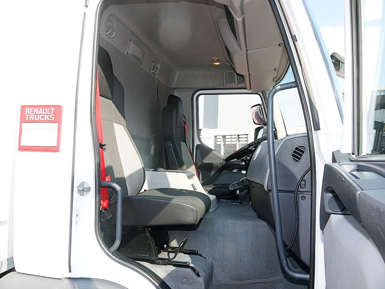 Chladírenský nákladní automobil Renault D19 280 KUHLKOFFER CARRIER SUPRA 1150 MT: obrázek 13 Chladírenský nákladní automobil Renault D19 280 KUHLKOFFER CARRIER SUPRA 1150 MT: obrázek 13