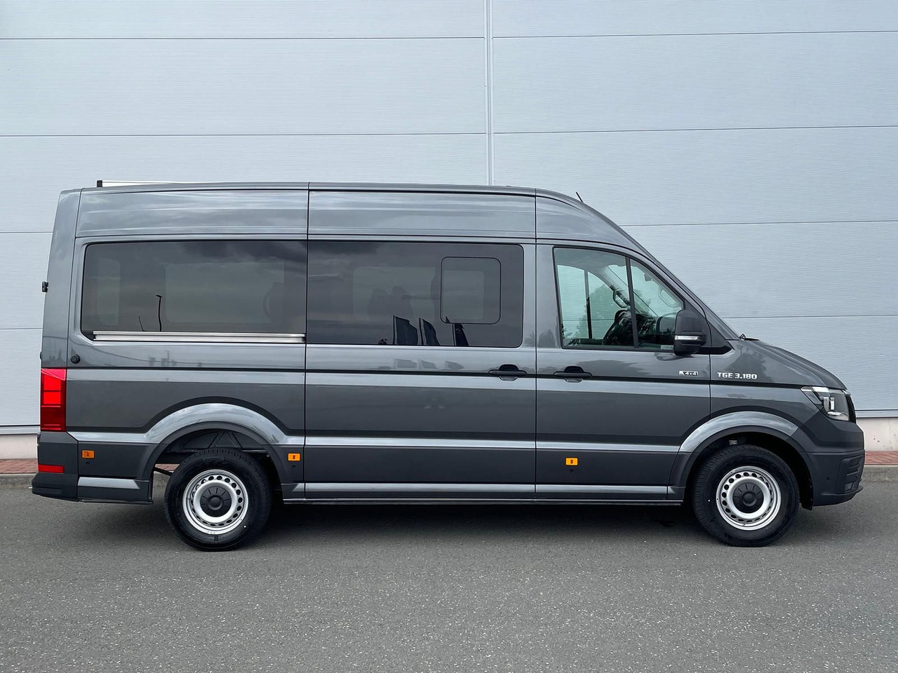 MAN TGE 3.180 Kombi L3H2 4x4 TEMPOMAT KAMERA 8-SITZE - Osobní auto: obrázek 5 MAN TGE 3.180 Kombi L3H2 4x4 TEMPOMAT KAMERA 8-SITZE - Osobní auto: obrázek 5