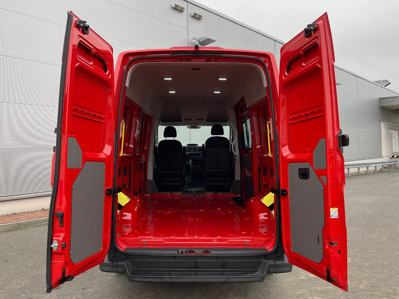 Furgon MAN TGE 4.160 L3H3 Kasten NAVI TEMP SITZH FEUERROT: obrázek 28