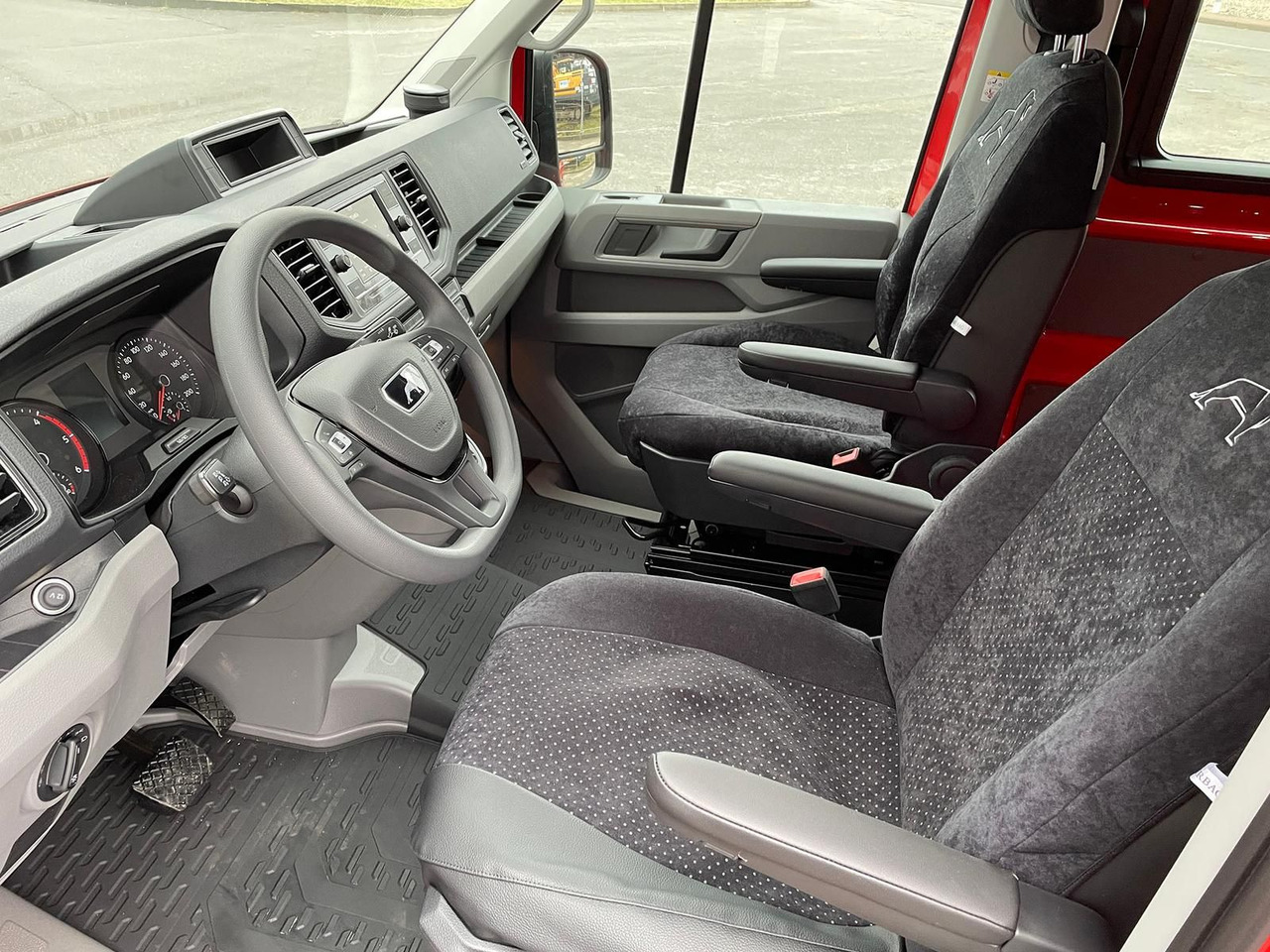 Furgon MAN TGE 4.160 L3H3 Kasten NAVI TEMP SITZH FEUERROT: obrázek 27