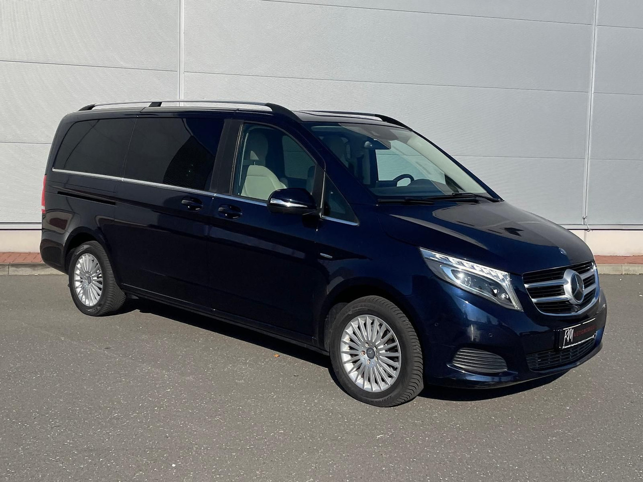 Mercedes-Benz V 250 d Avantgarde 360°KAMERA LED ALLRAD - Mikrobus: obrázek 2 Mercedes-Benz V 250 d Avantgarde 360°KAMERA LED ALLRAD - Mikrobus: obrázek 2