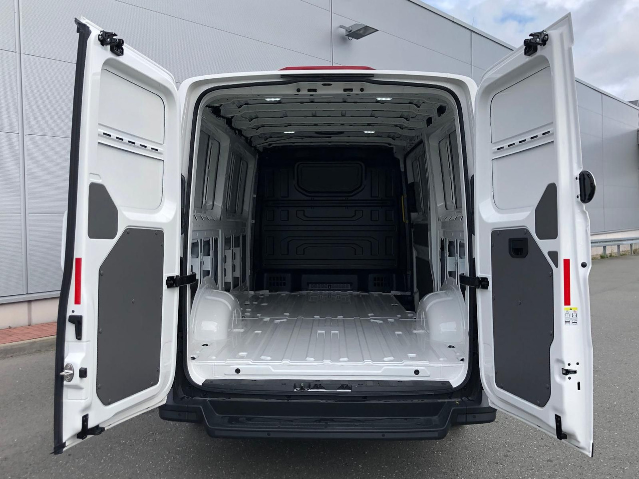 Nový Furgon Volkswagen Crafter Kasten 35 L3H2 4MOTION LED PDC: obrázek 11