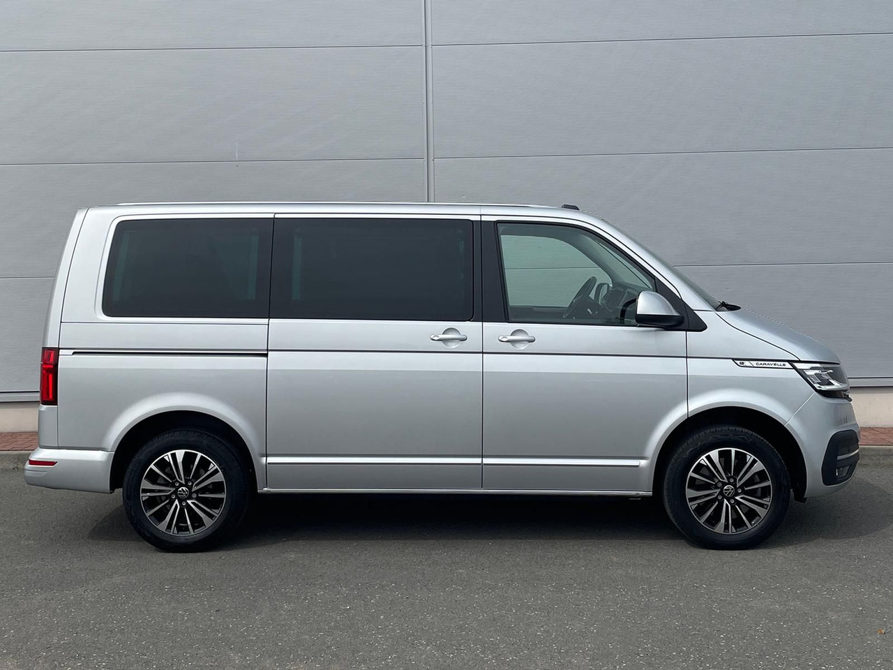 Volkswagen T6.1 Caravelle Highline STANDHZ NAVI LEDER PDC - Mikrobus: obrázek 5 Volkswagen T6.1 Caravelle Highline STANDHZ NAVI LEDER PDC - Mikrobus: obrázek 5