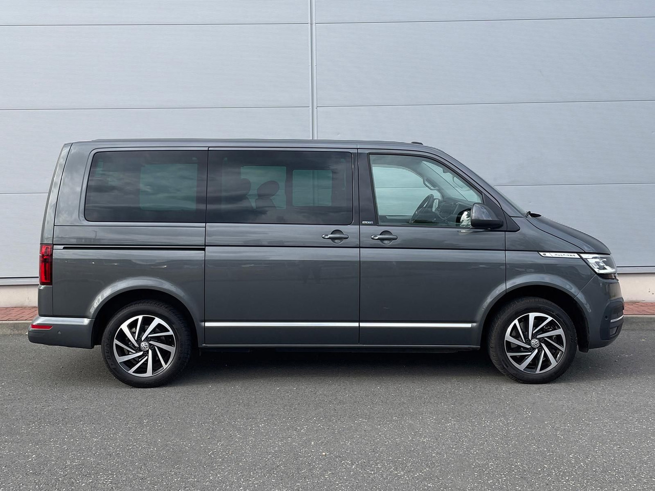 Volkswagen T6.1 Multivan Comfortline 4M ACC KAMERA SITZHZ - Minibus, Mikrobus: obrázek 5 Volkswagen T6.1 Multivan Comfortline 4M ACC KAMERA SITZHZ - Minibus, Mikrobus: obrázek 5