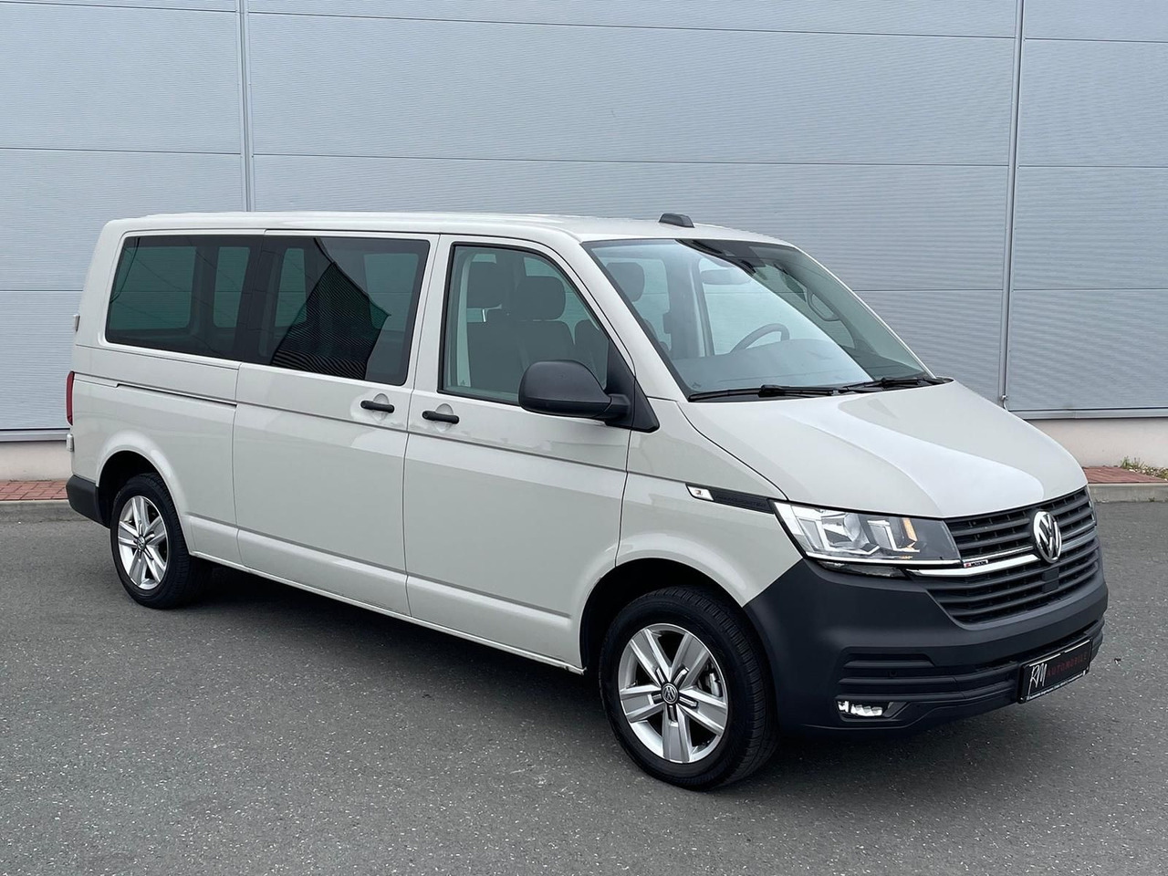 Volkswagen T6.1 Transporter 2.0 TDI lang 4MOTION SITZHZ NAV - Furgon: obrázek 2 Volkswagen T6.1 Transporter 2.0 TDI lang 4MOTION SITZHZ NAV - Furgon: obrázek 2